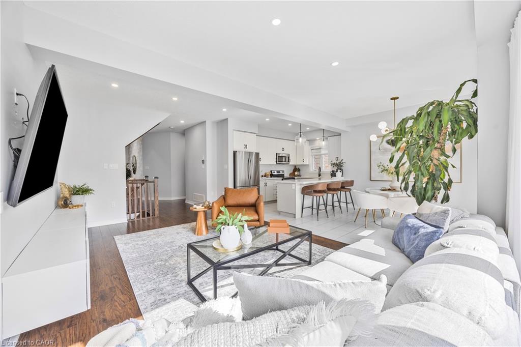 209 Echovalley Drive Property Photo 10