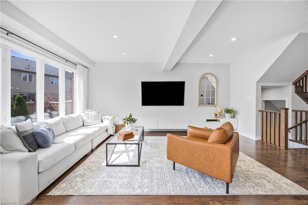 209 Echovalley Drive Property Photo 14