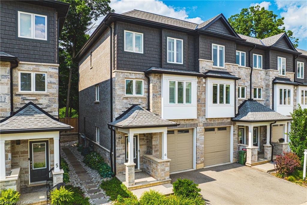 6-111 Wilson Street E Property Photo 2