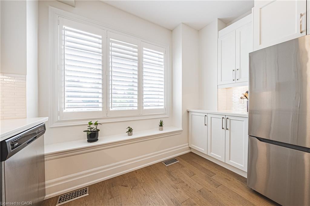 6-111 Wilson Street E Property Photo 11