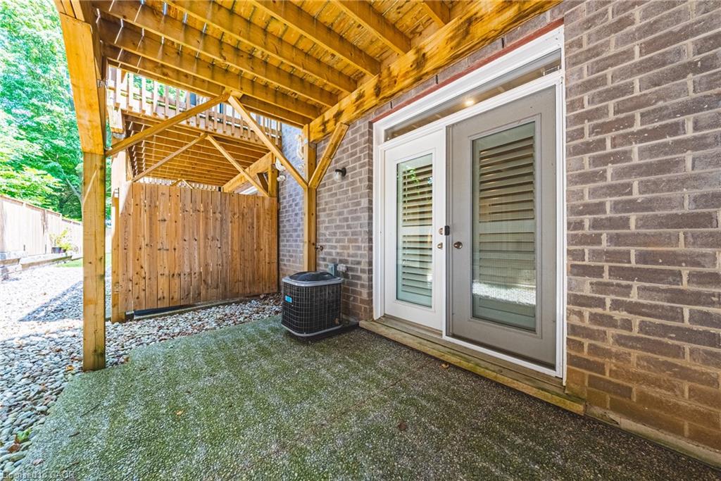 6-111 Wilson Street E Property Photo 33