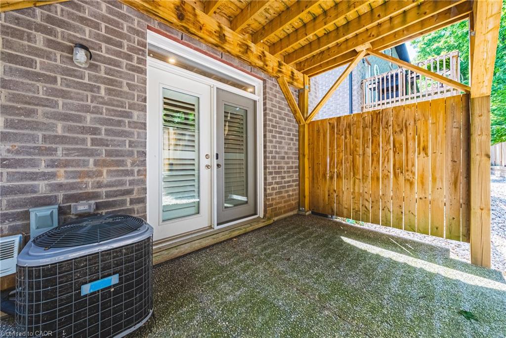 6-111 Wilson Street E Property Photo 34