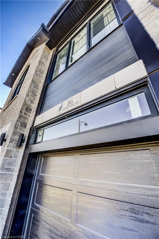 16 Sandstone Street Property Photo 4