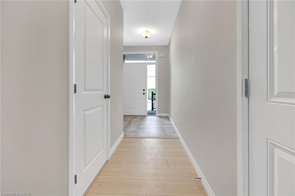 16 Sandstone Street Property Photo 6