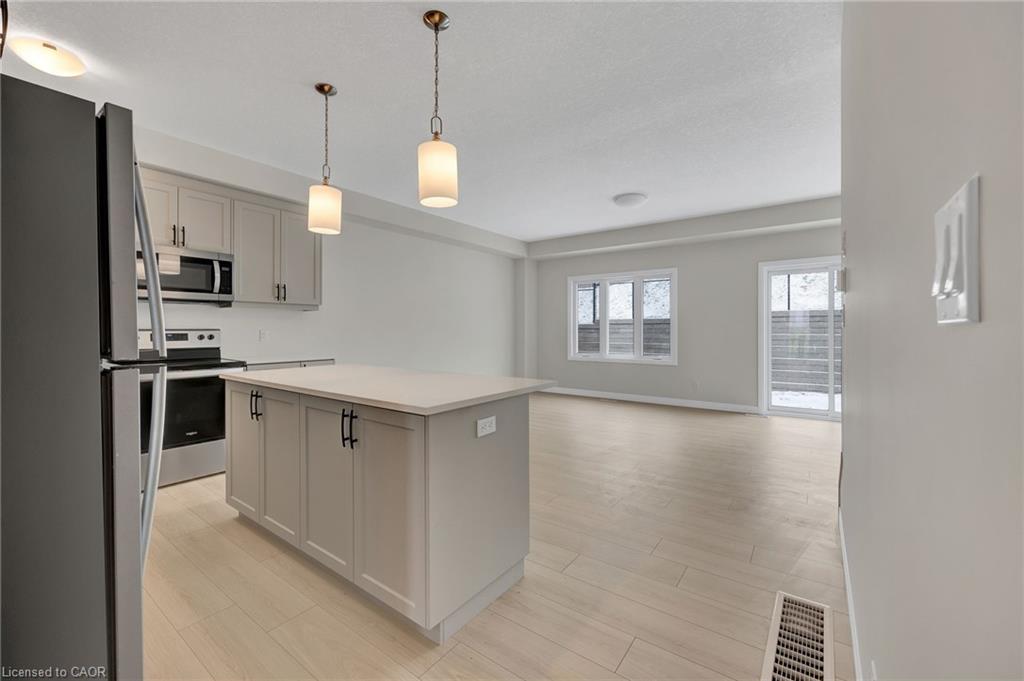 16 Sandstone Street Property Photo 8