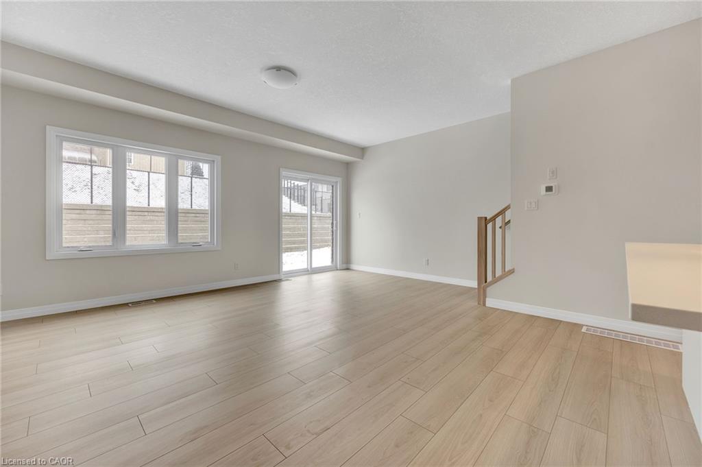 16 Sandstone Street Property Photo 11