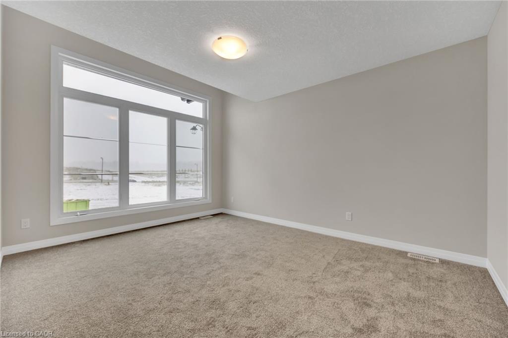 16 Sandstone Street Property Photo 15