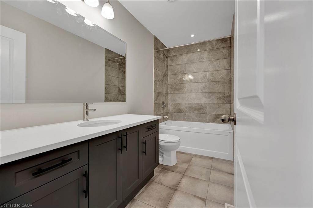 16 Sandstone Street Property Photo 21