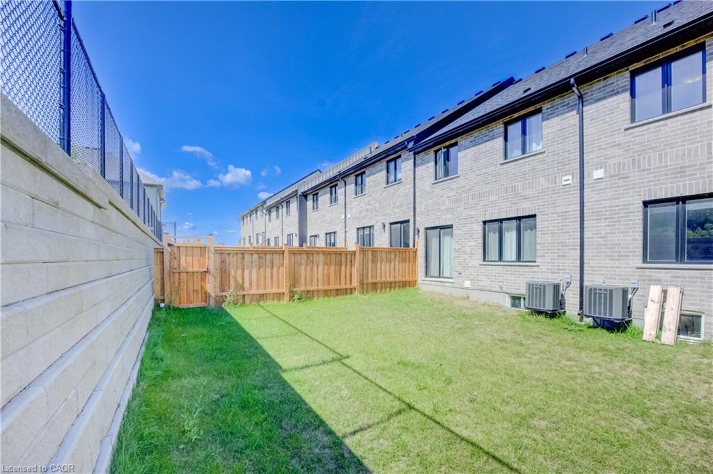 16 Sandstone Street Property Photo 27