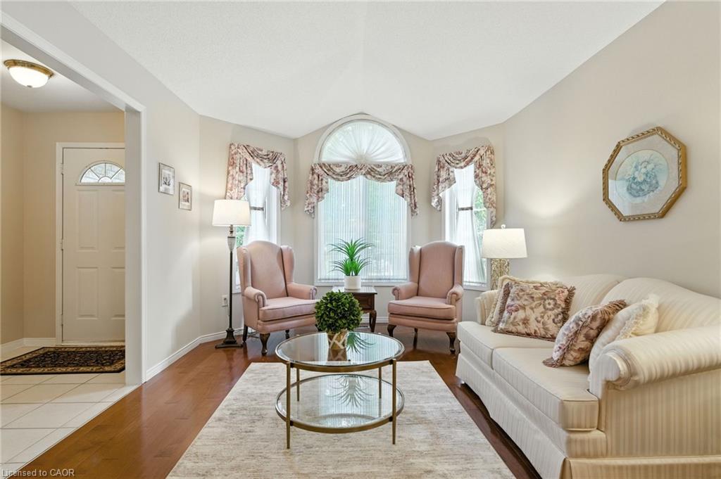 18 Naples Boulevard Property Photo 4