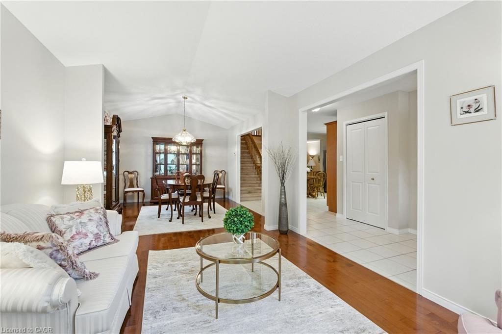 18 Naples Boulevard Property Photo 7