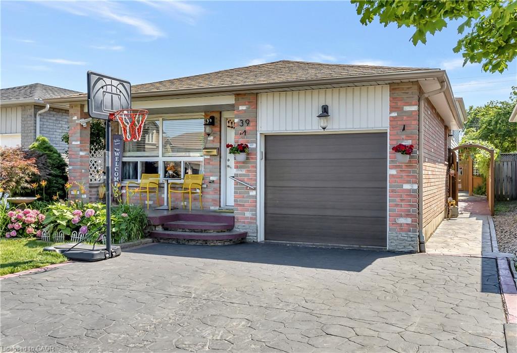 39 Marilyn Court Property Photo 1