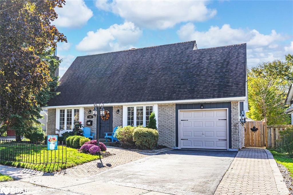 136 Oren Boulevard Property Photo 1