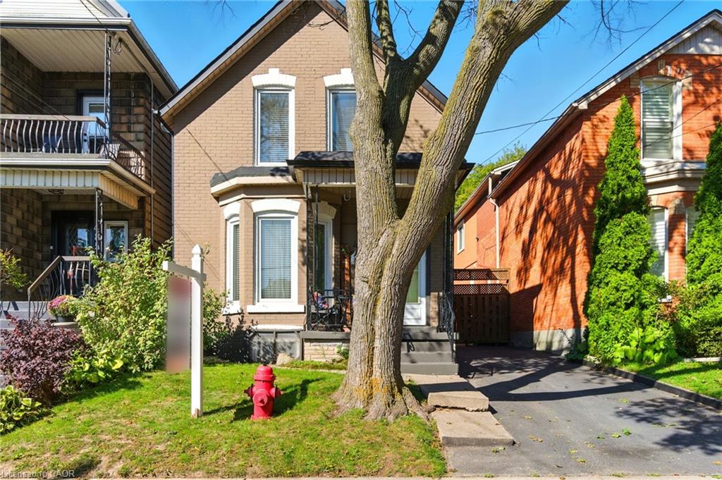 487 Catharine Street N Property Photo 1