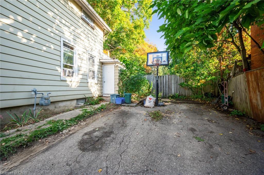 126 Waterloo Street Property Photo 4