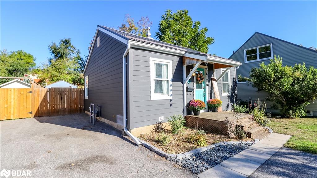 7 Albany Avenue Property Photo 2