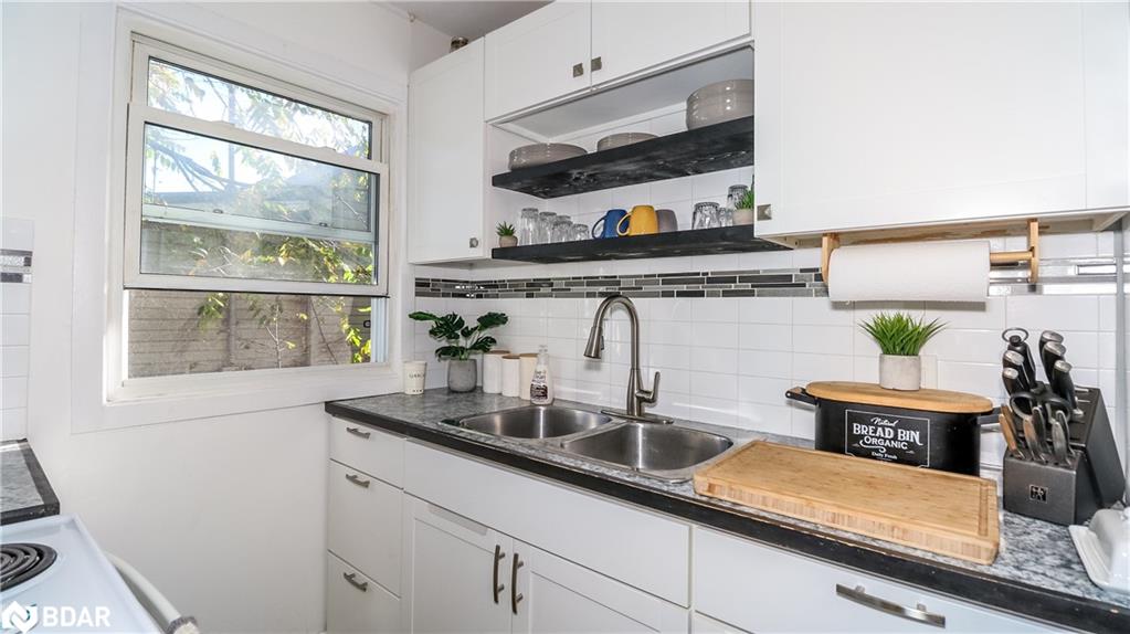 7 Albany Avenue Property Photo 11