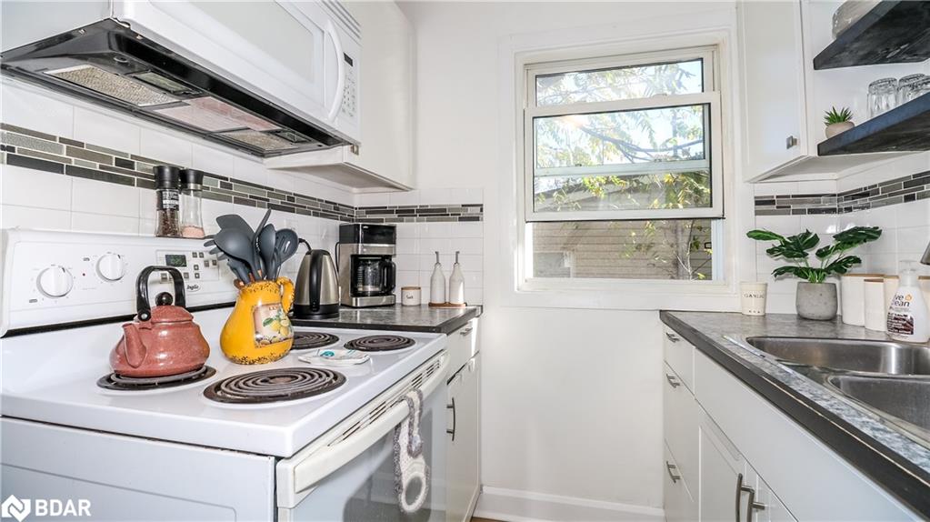 7 Albany Avenue Property Photo 12