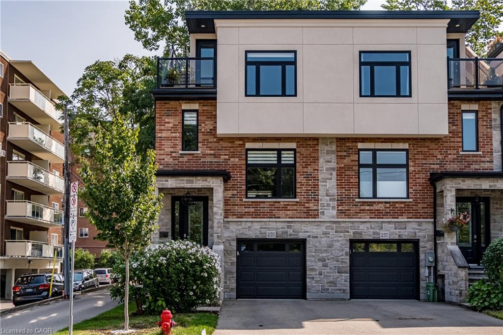 255 Park Street S Property Photo 1