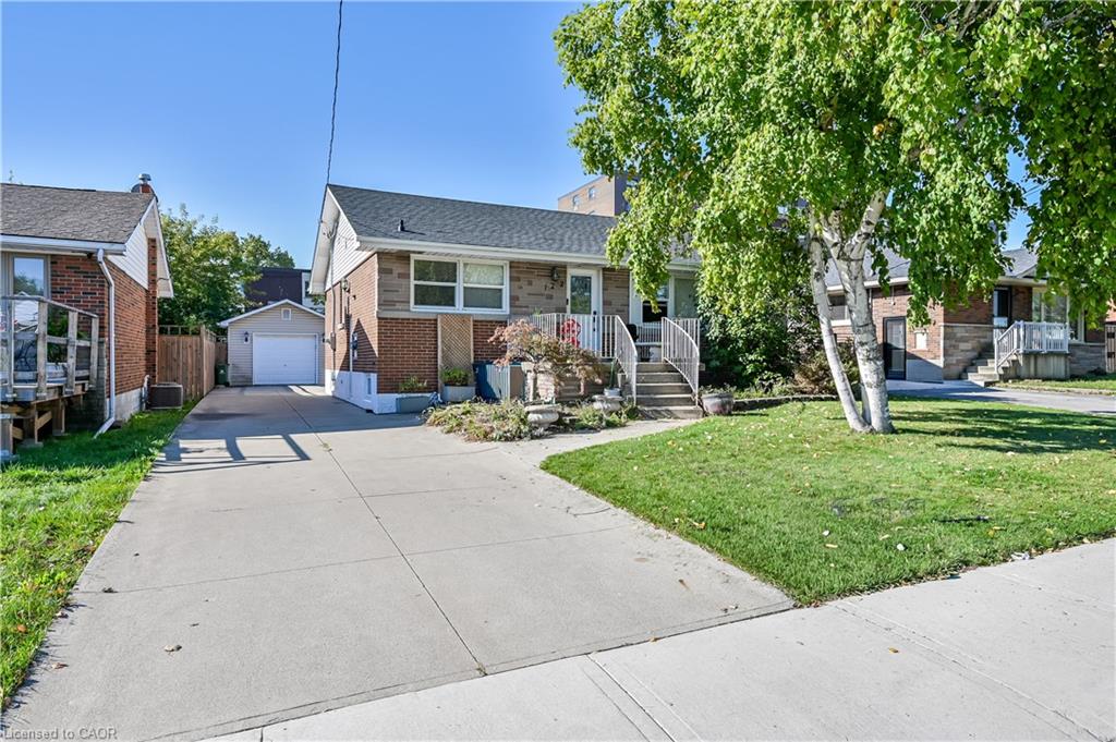 2-122 Toby Crescent Property Photo 1