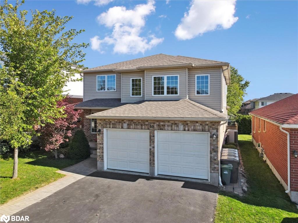 37 Shackleton Dr Property Photo 1