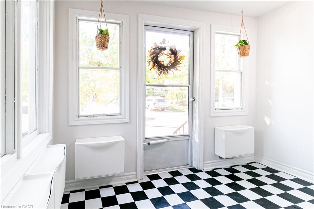 163 Ferrie Street E Property Photo 3