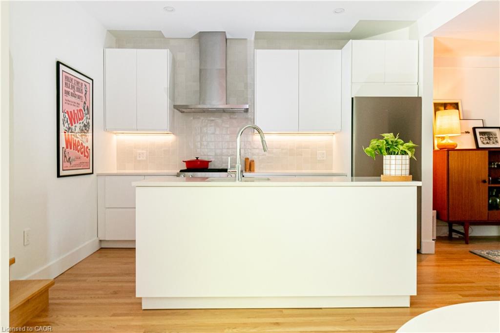 163 Ferrie Street E Property Photo 10