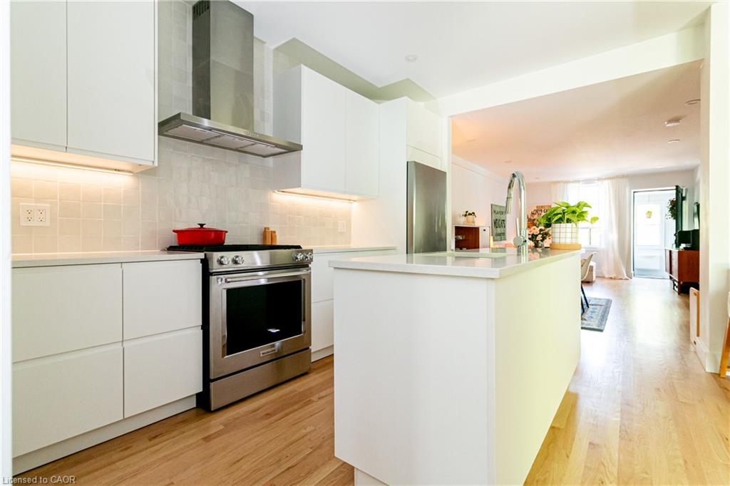 163 Ferrie Street E Property Photo 11