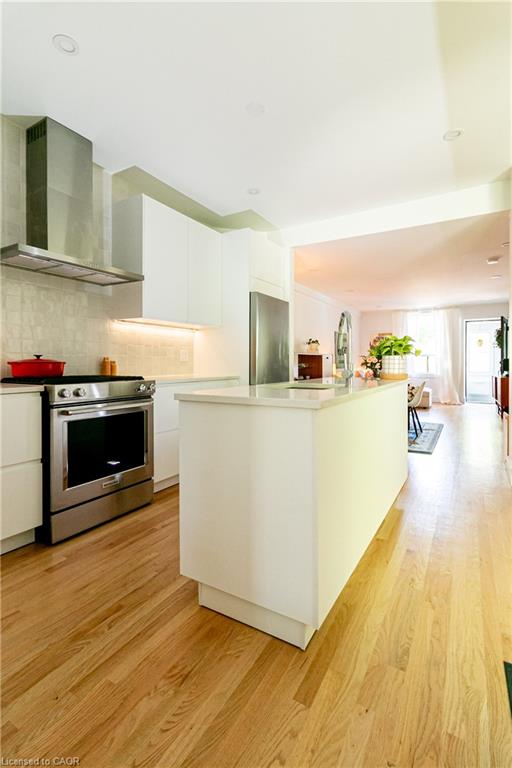 163 Ferrie Street E Property Photo 12