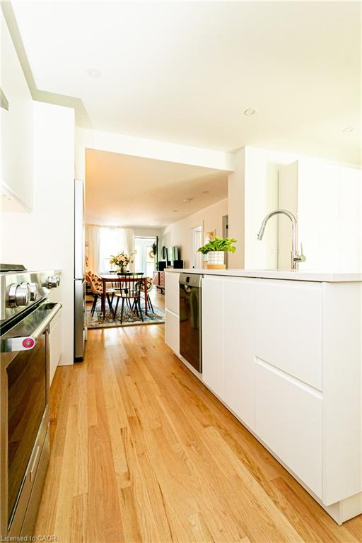 163 Ferrie Street E Property Photo 14