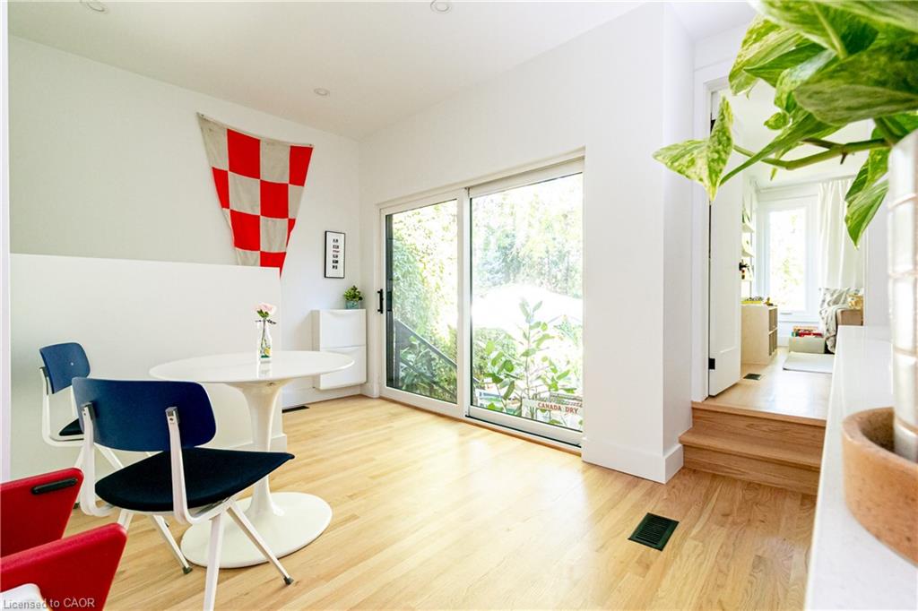 163 Ferrie Street E Property Photo 15