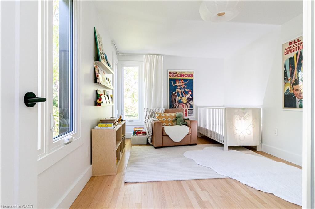 163 Ferrie Street E Property Photo 19