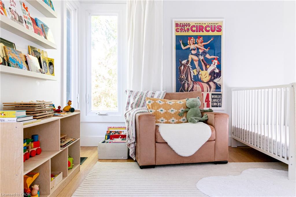 163 Ferrie Street E Property Photo 20