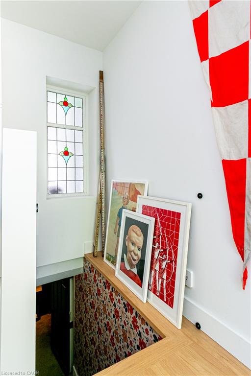 163 Ferrie Street E Property Photo 22