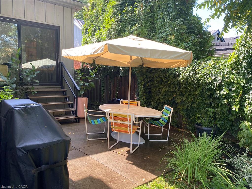 163 Ferrie Street E Property Photo 26