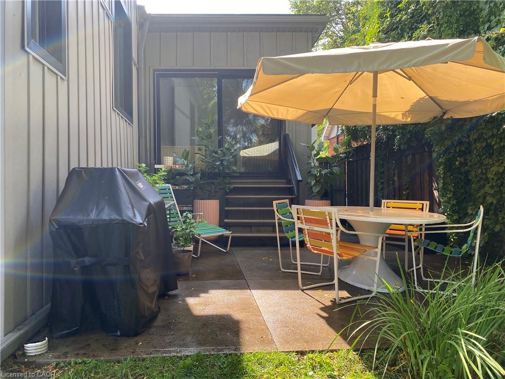 163 Ferrie Street E Property Photo 28