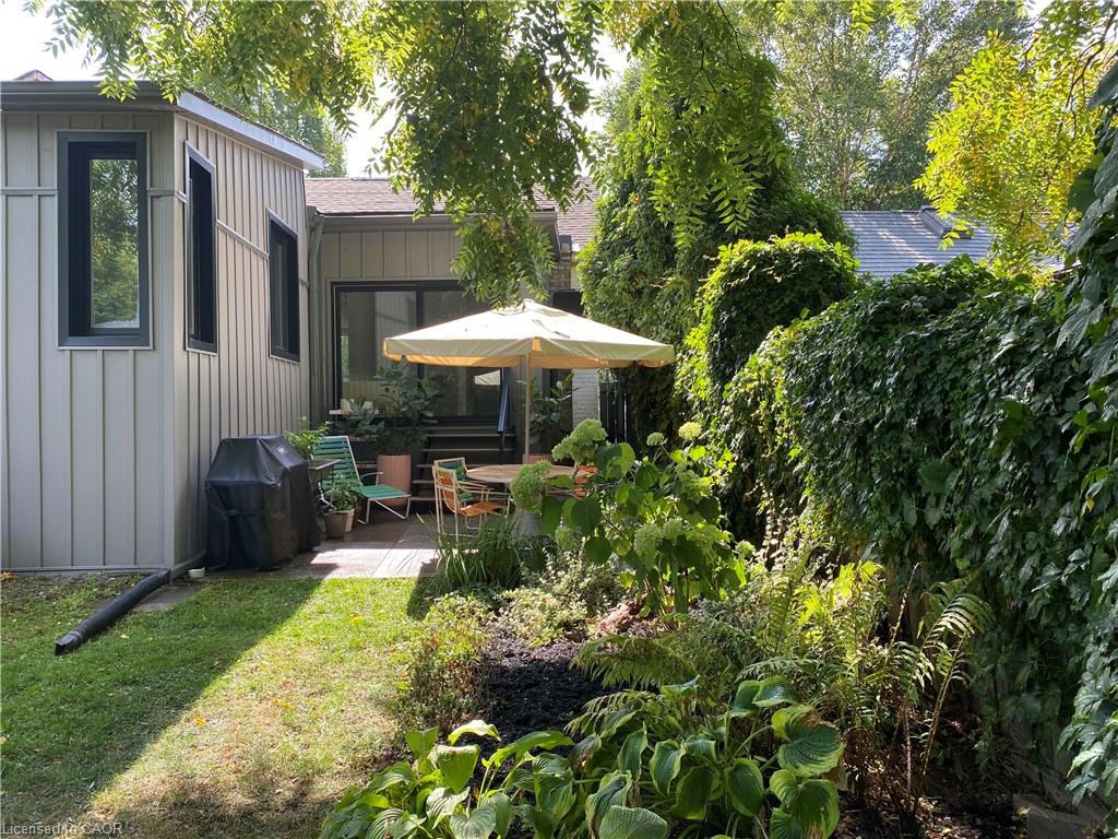 163 Ferrie Street E Property Photo 29