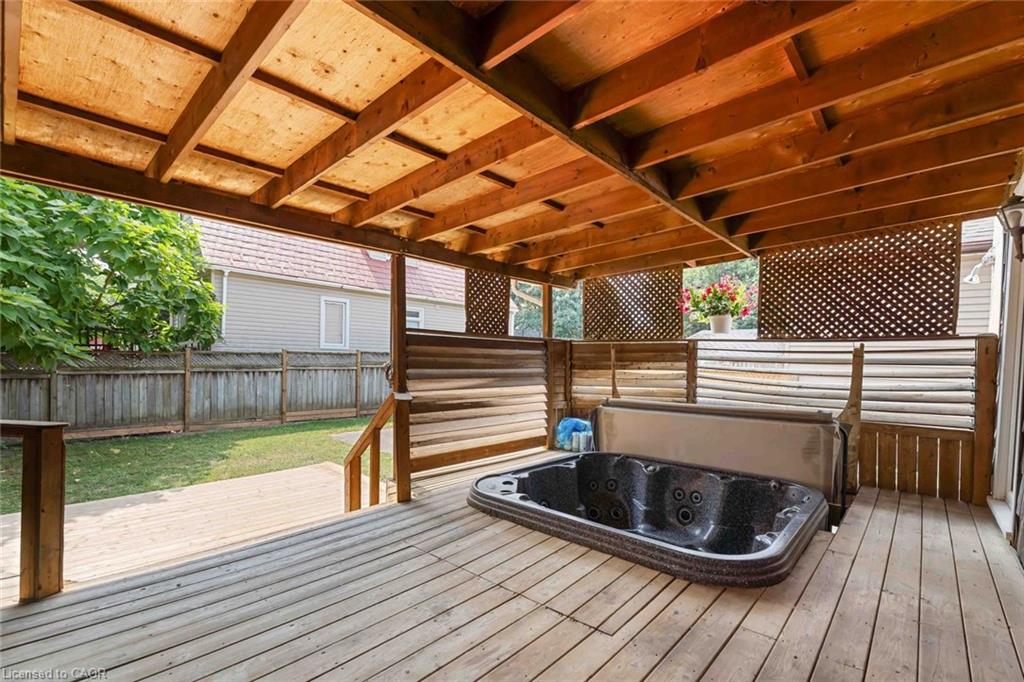 8 Russell Avenue Property Photo 1