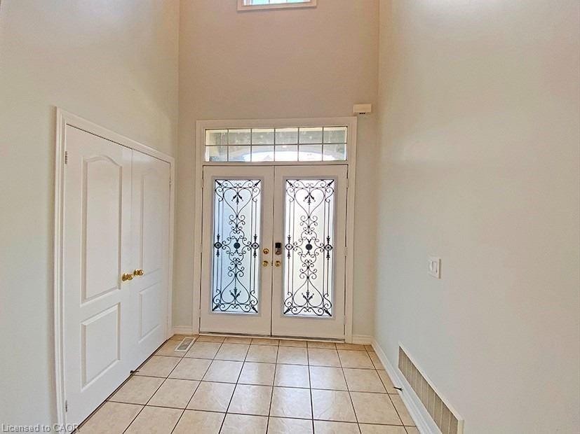 4230 Fuller Crescent Property Photo 4