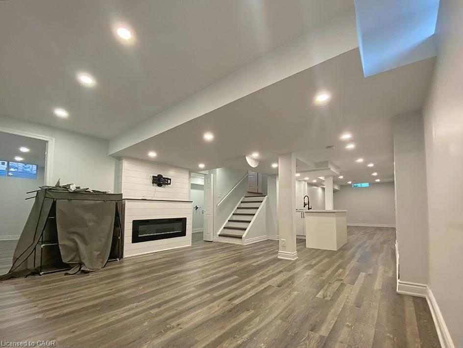 4230 Fuller Crescent Property Photo 28