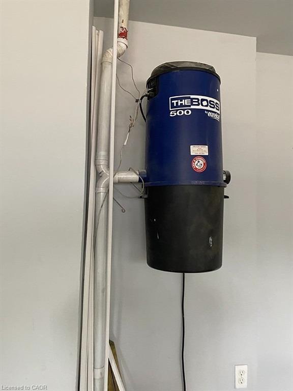 4230 Fuller Crescent Property Photo 37