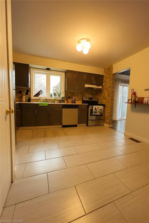 18-245 Bishop Street S Property Photo 6