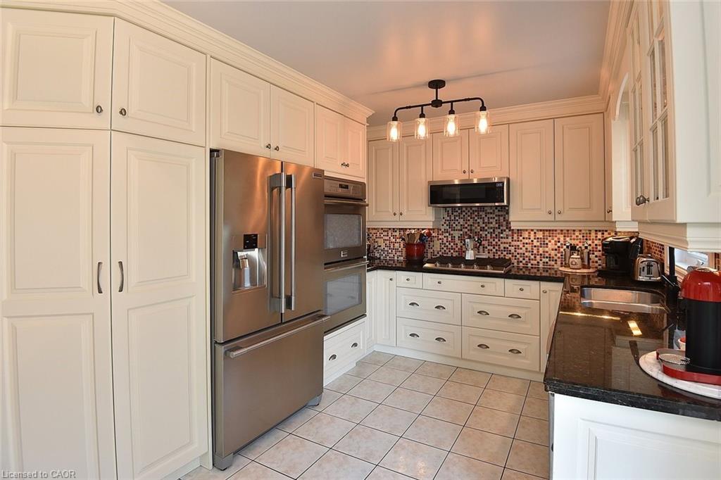 11 Jacqueline Boulevard Property Photo 1