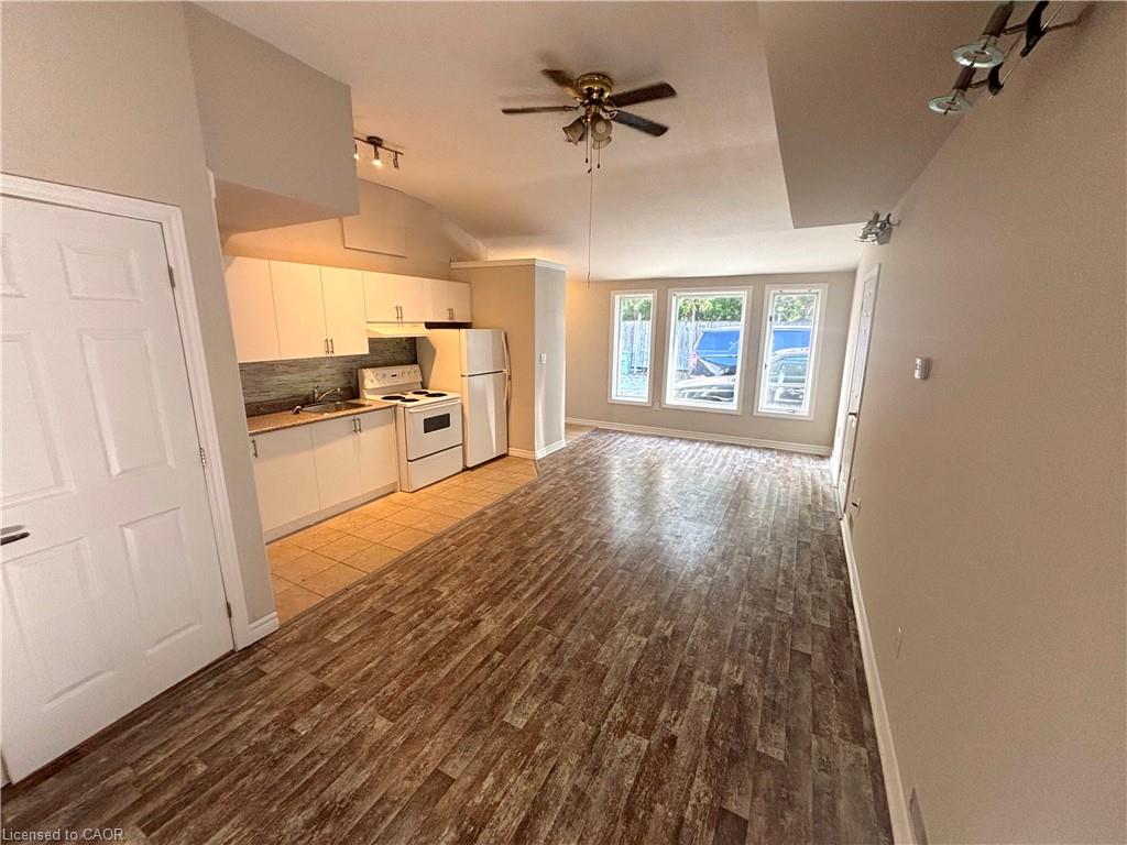 40 Cootes Drive Property Photo 1