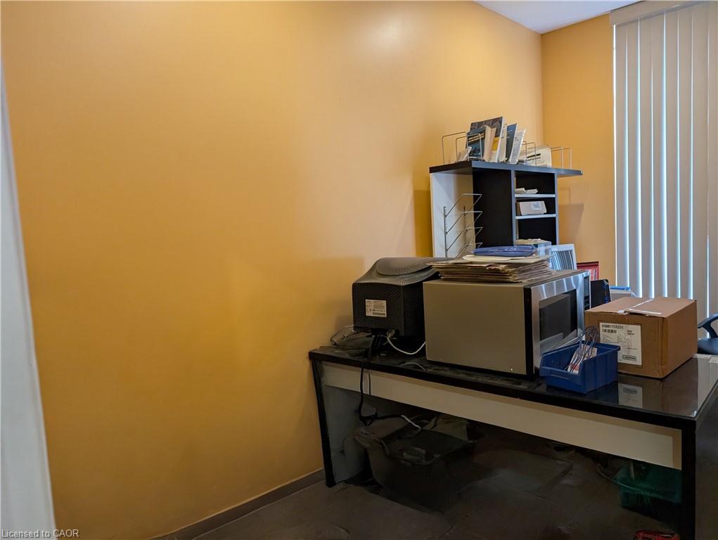 D17-63 Silver Star Boulevard Property Photo 3