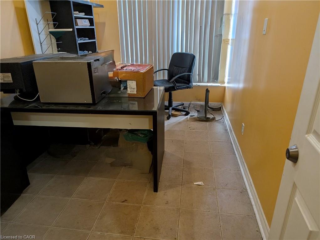 D17-63 Silver Star Boulevard Property Photo 4