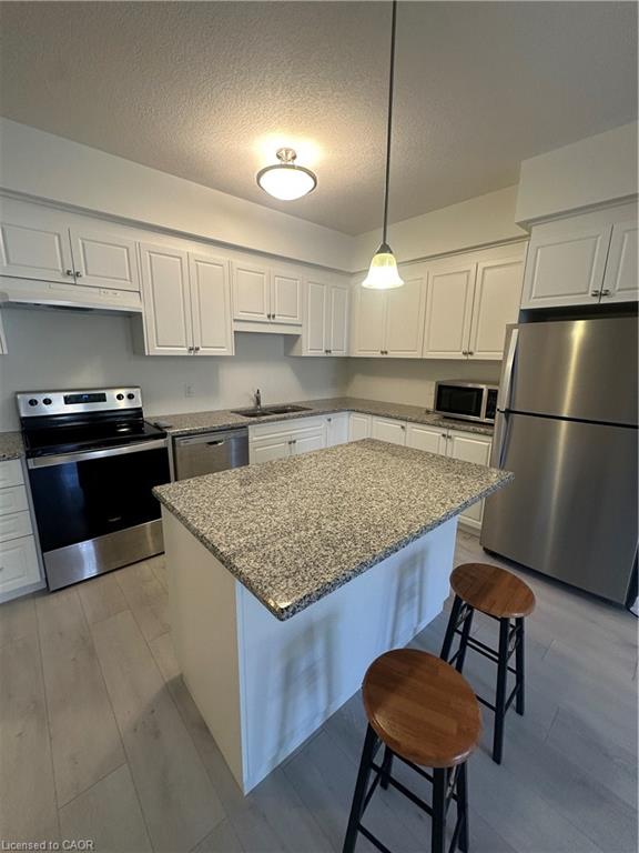 E11-261 Woodbine Avenue Property Photo 3