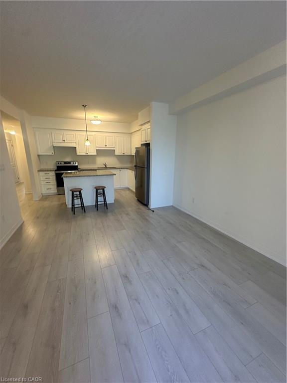 E11-261 Woodbine Avenue Property Photo 6