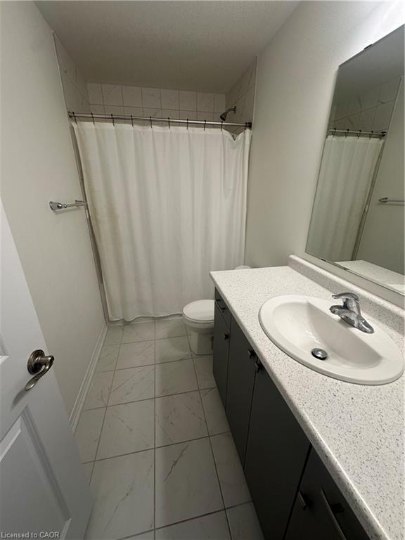 E11-261 Woodbine Avenue Property Photo 12