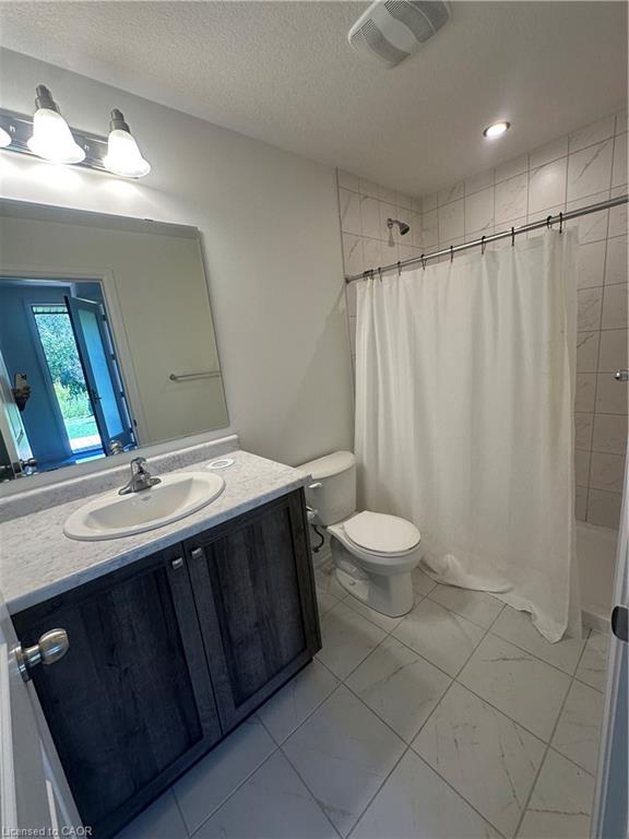 E11-261 Woodbine Avenue Property Photo 16